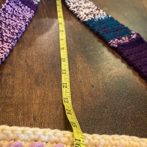 13 x 15 vibrant crocheted hand bag! - Picture 3 of 3